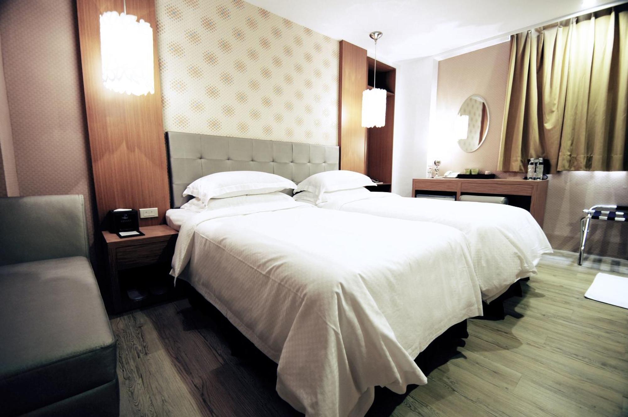 The Riverside Hotel Старе місто Хенчун Номер фото